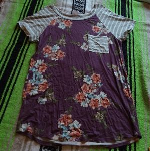 Medium floral top